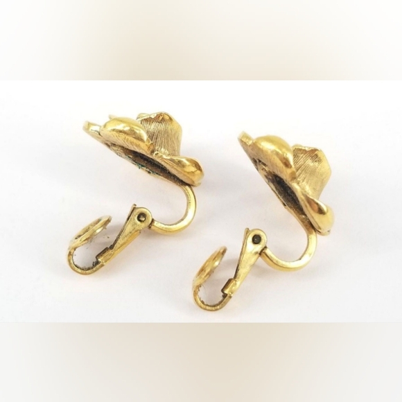 Trifari Crown Gold Tone Brushed VTG Rose Flower Brooch + Earrings 1960's Set - Picture 10 of 14